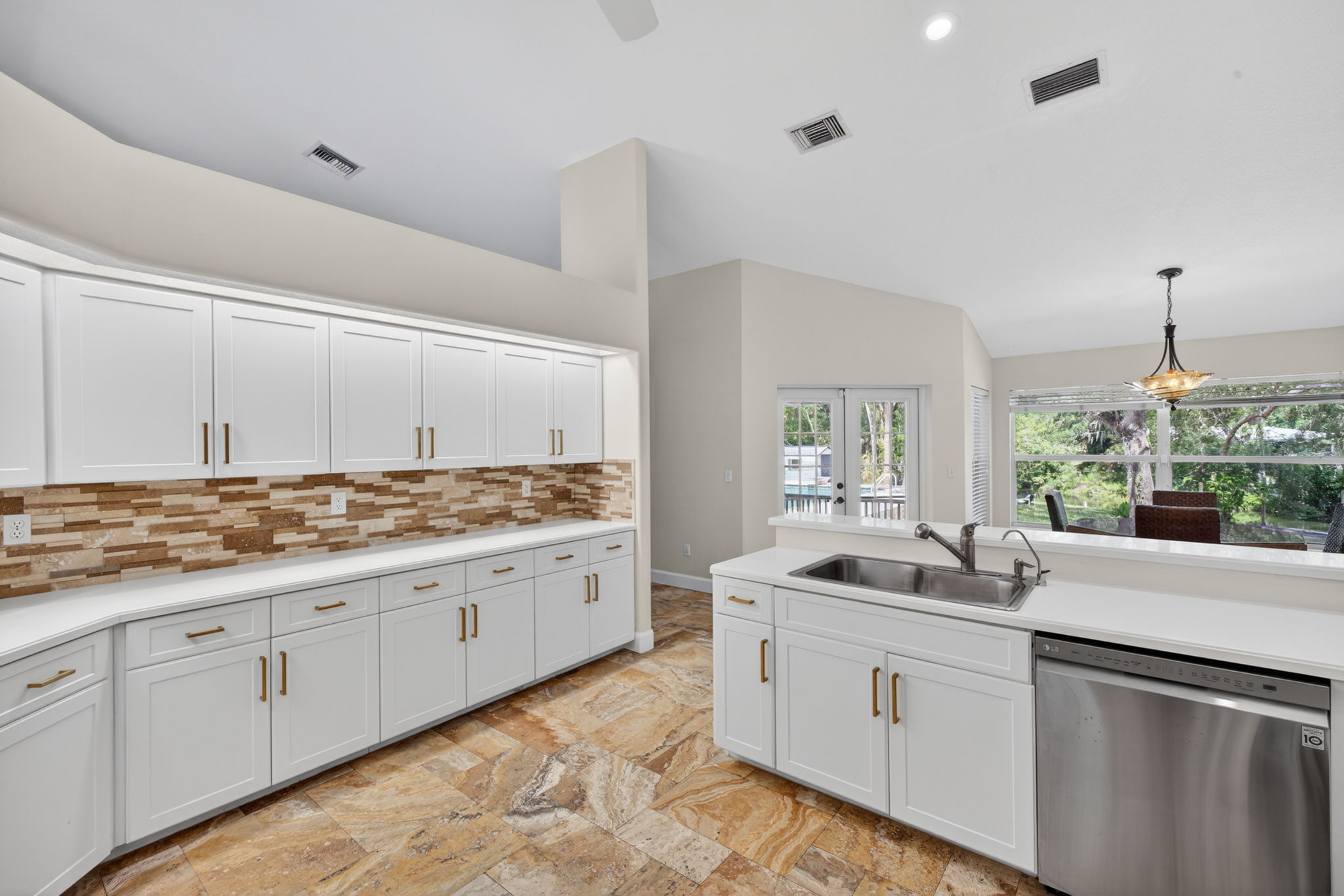 Kitchen 5 of 5