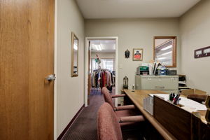  Photo 28