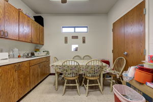  Photo 32