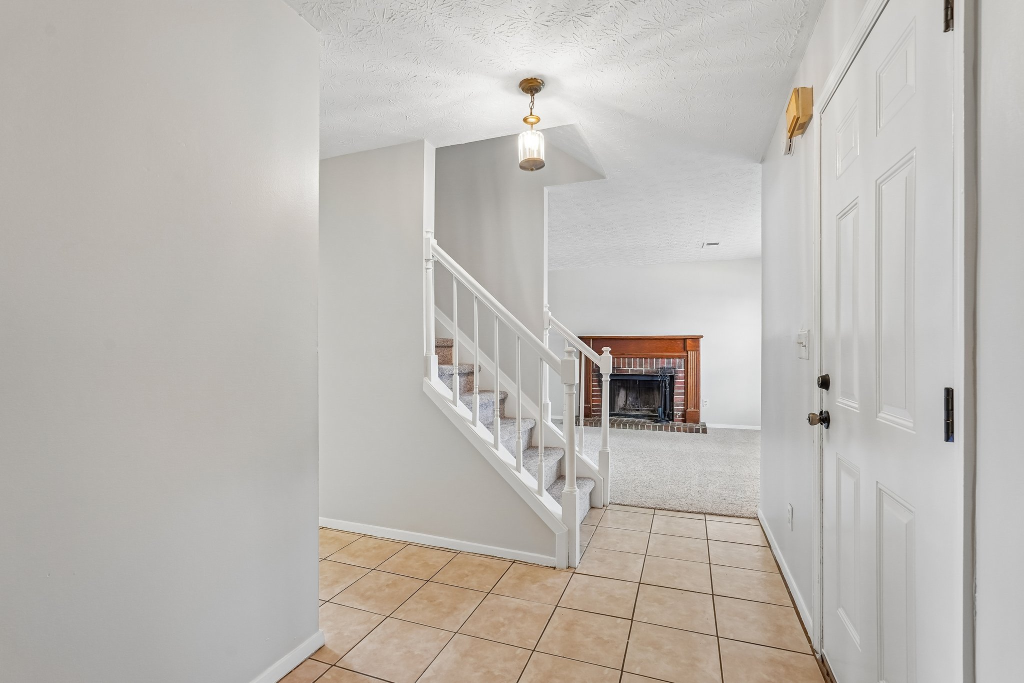 Valley Ridge Dr-S1308-009.jpg