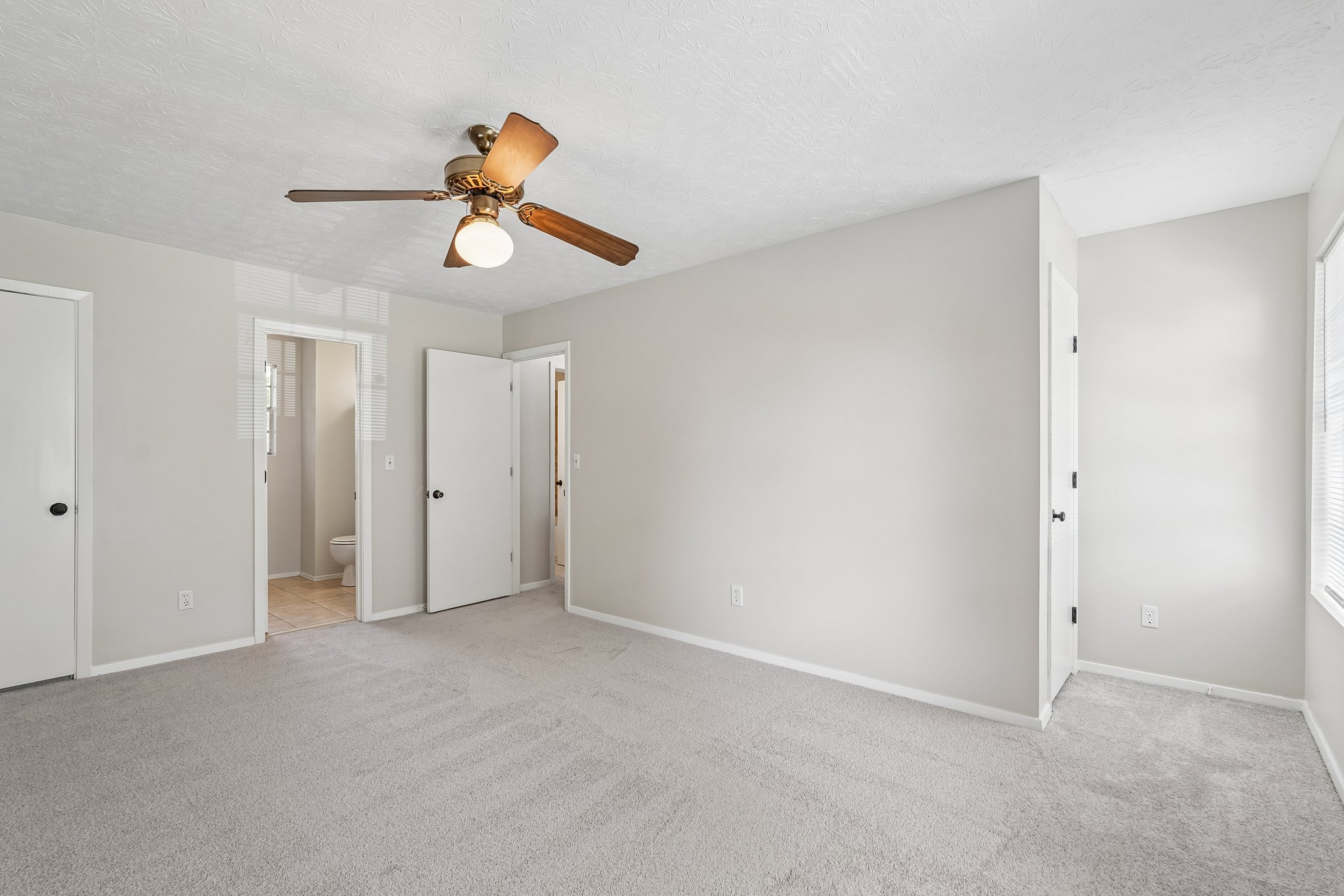 Valley Ridge Dr-S1308-023.jpg