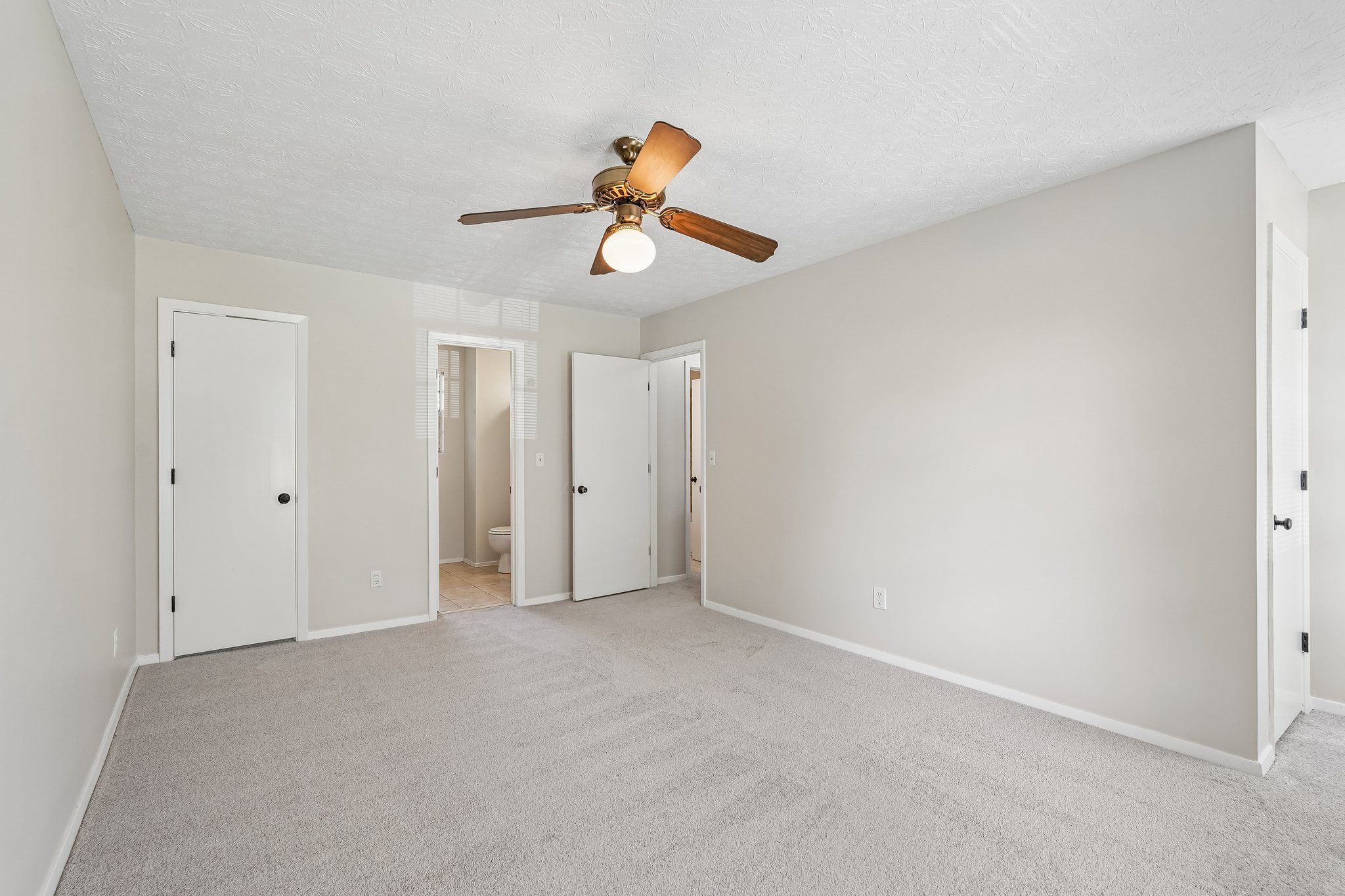 Valley Ridge Dr-S1308-024.jpg