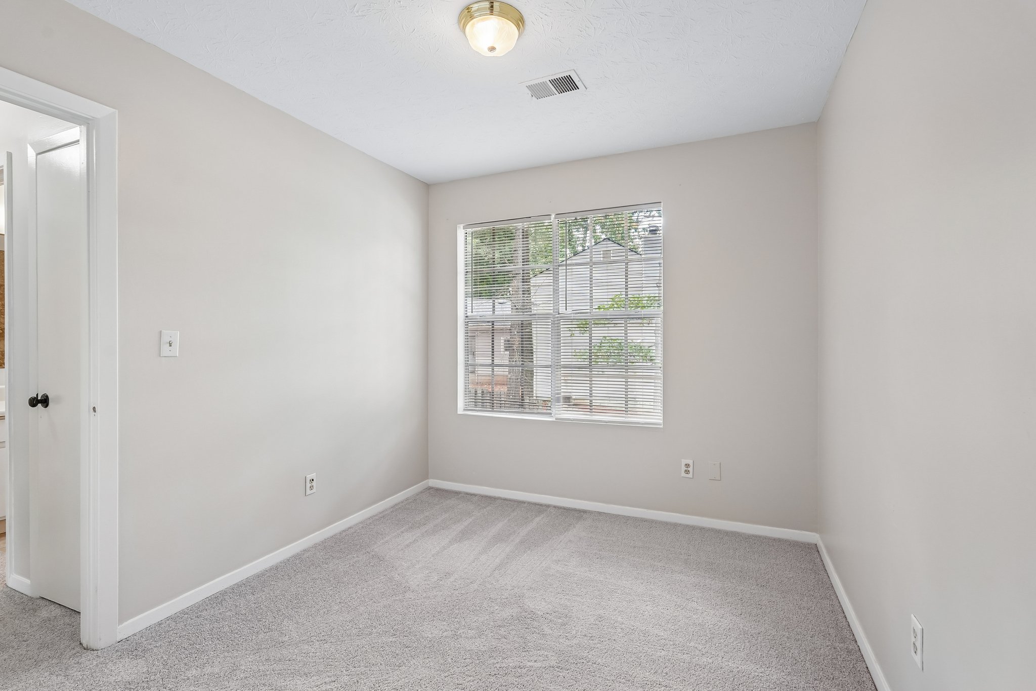 Valley Ridge Dr-S1308-031.jpg