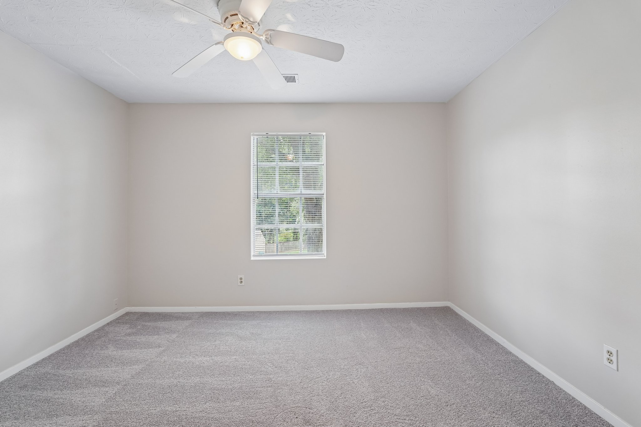 Valley Ridge Dr-S1308-035.jpg