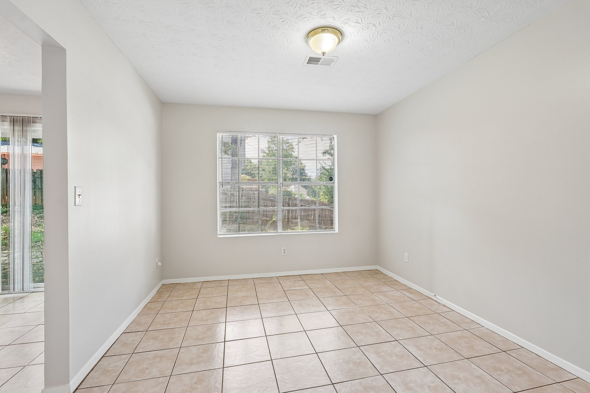 Valley Ridge Dr-S1308-036.jpg