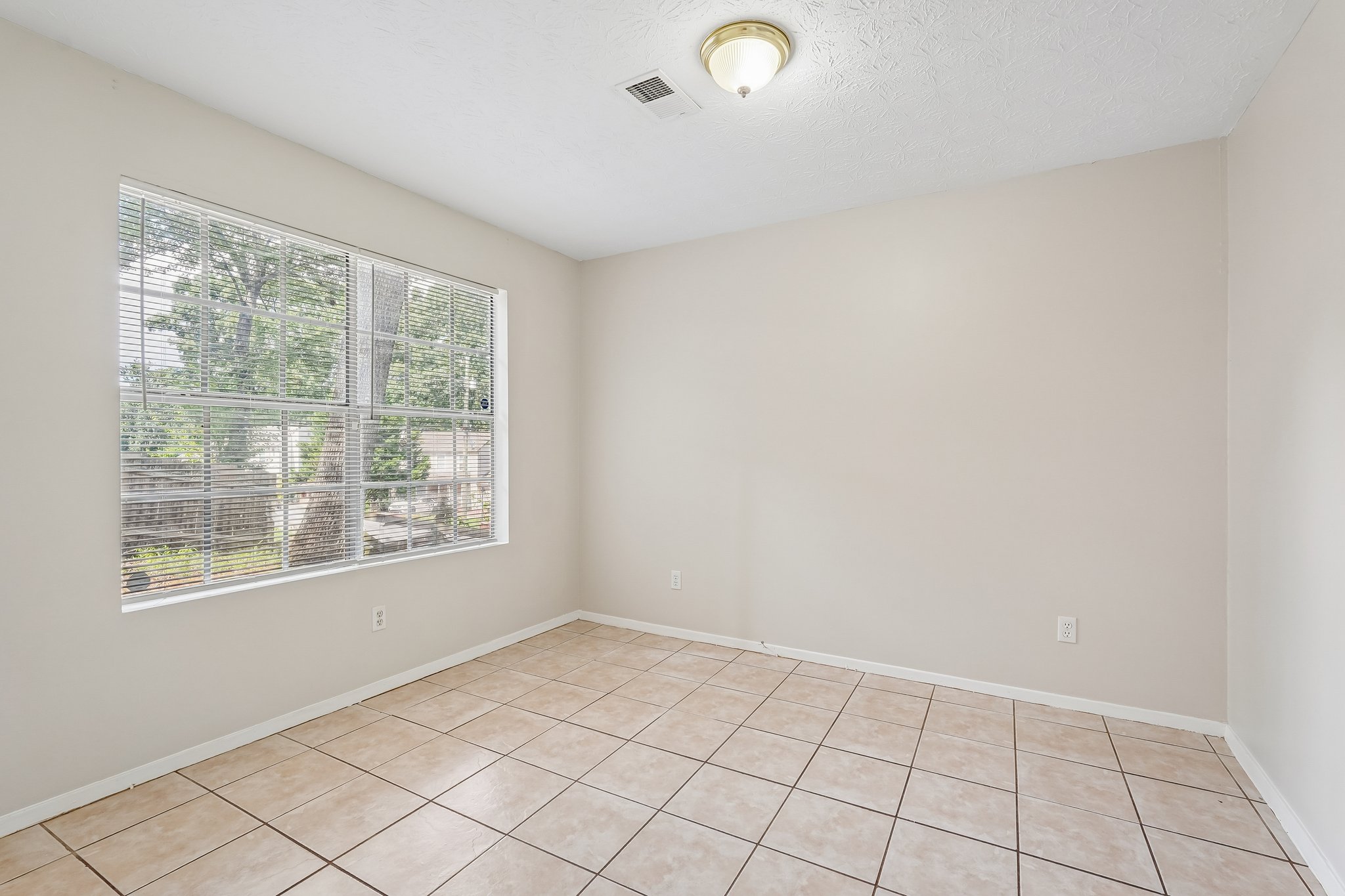 Valley Ridge Dr-S1308-037.jpg