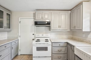 Valley Ridge Dr-S1308-020.jpg