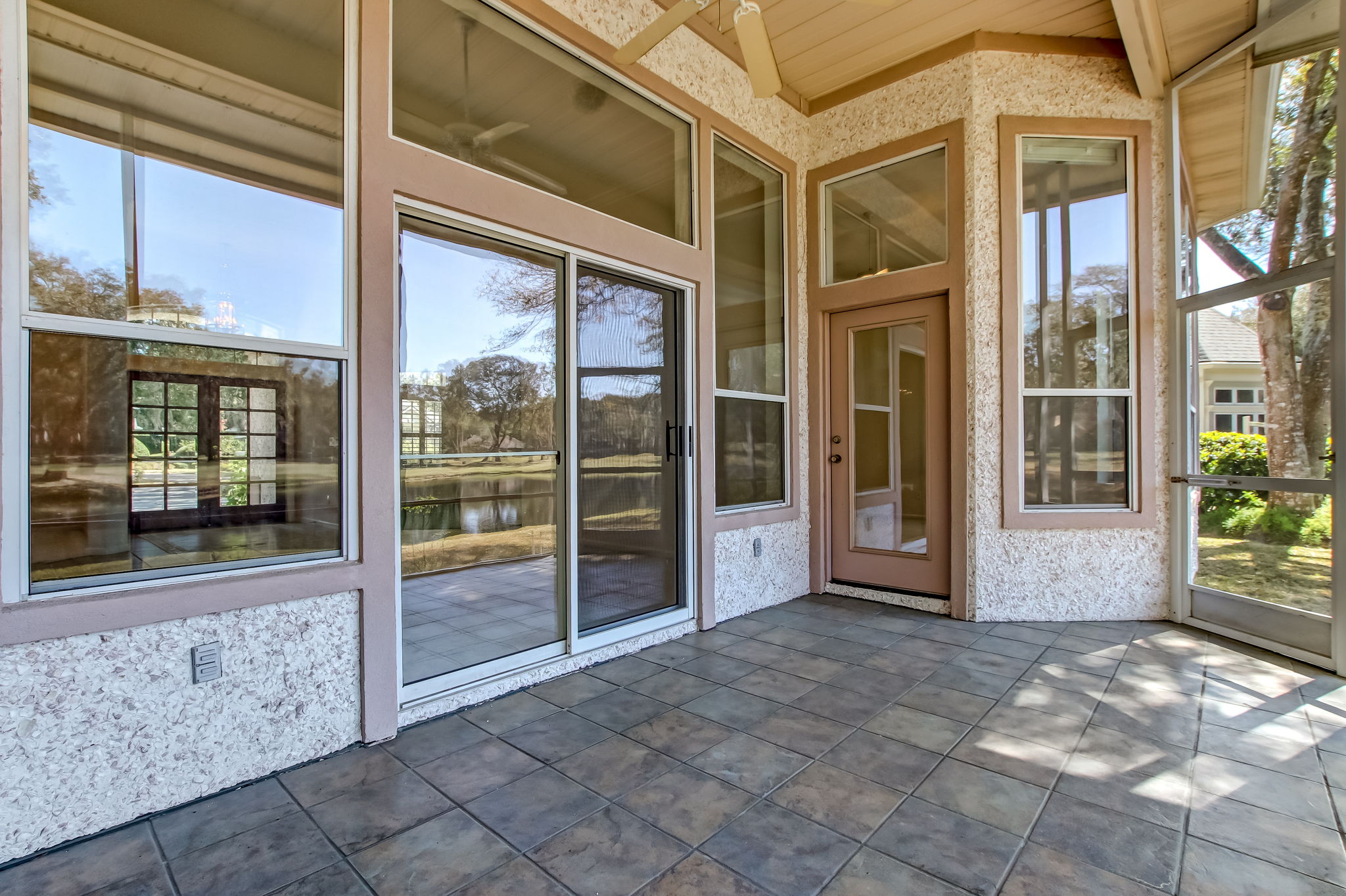 Screened-in Porch