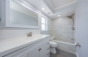 Master Bathroom 1a