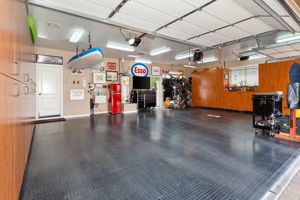 Garage w/ Built in Cabinets