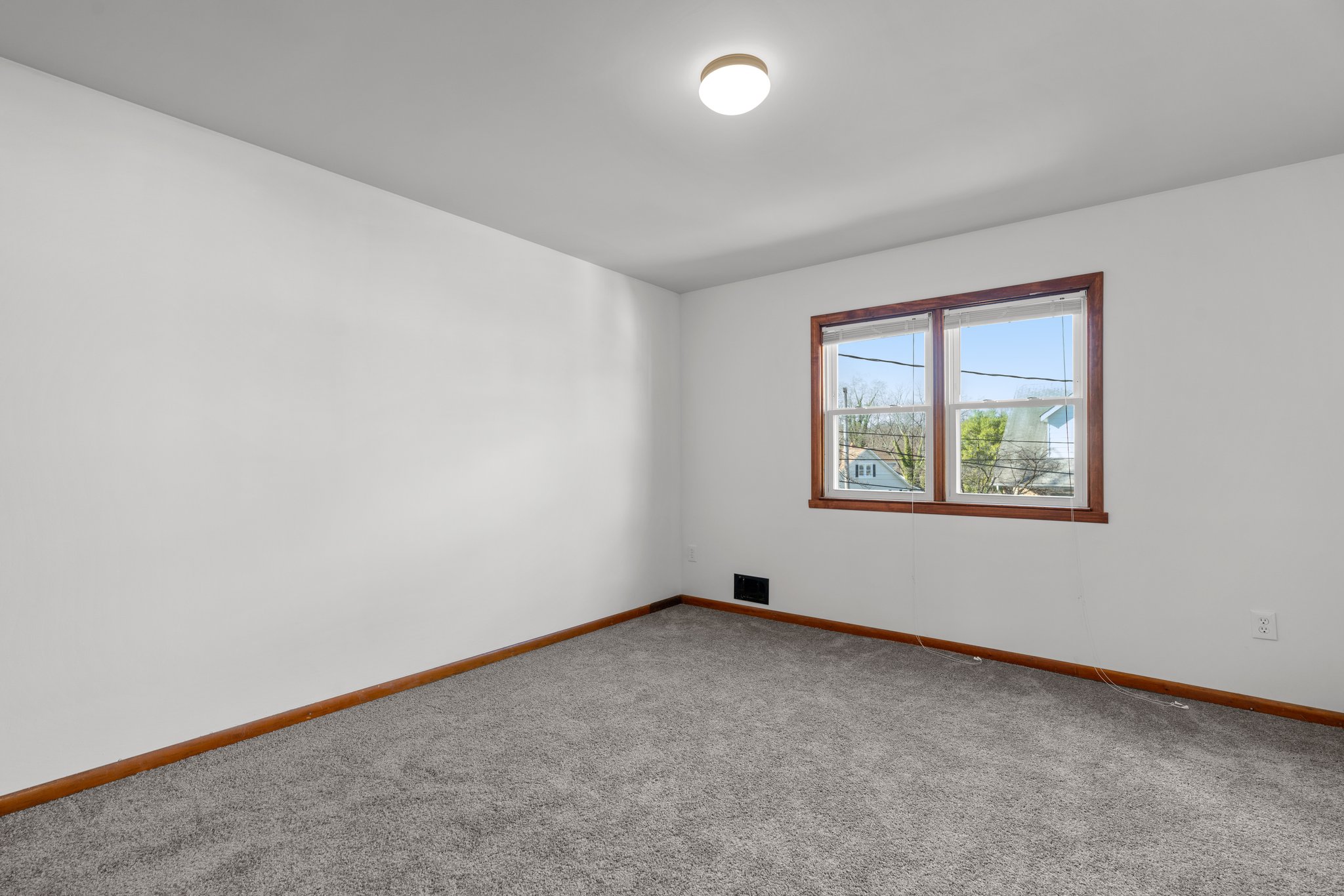 16. Upper bedroom.jpg