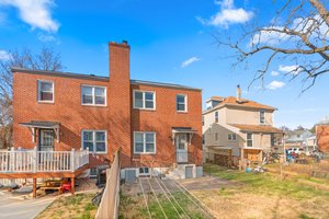 31. Back exterior.jpg