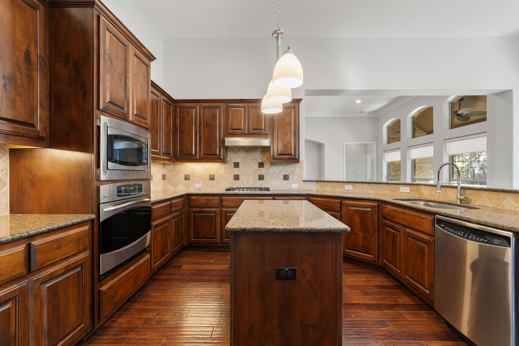 4705 Mont Blanc Dr, Austin, TX 78738, USA Photo 11