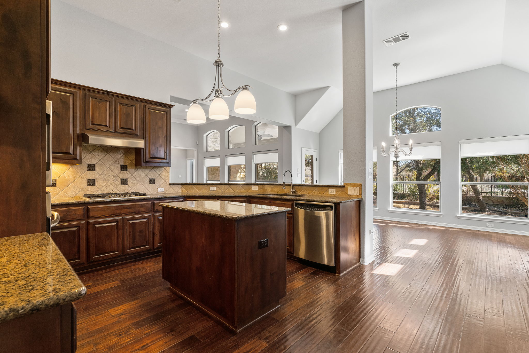 4705 Mont Blanc Dr, Austin, TX 78738, USA Photo 12