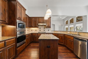 4705 Mont Blanc Dr, Austin, TX 78738, USA Photo 10
