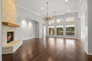 4705 Mont Blanc Dr, Austin, TX 78738, USA Photo 3
