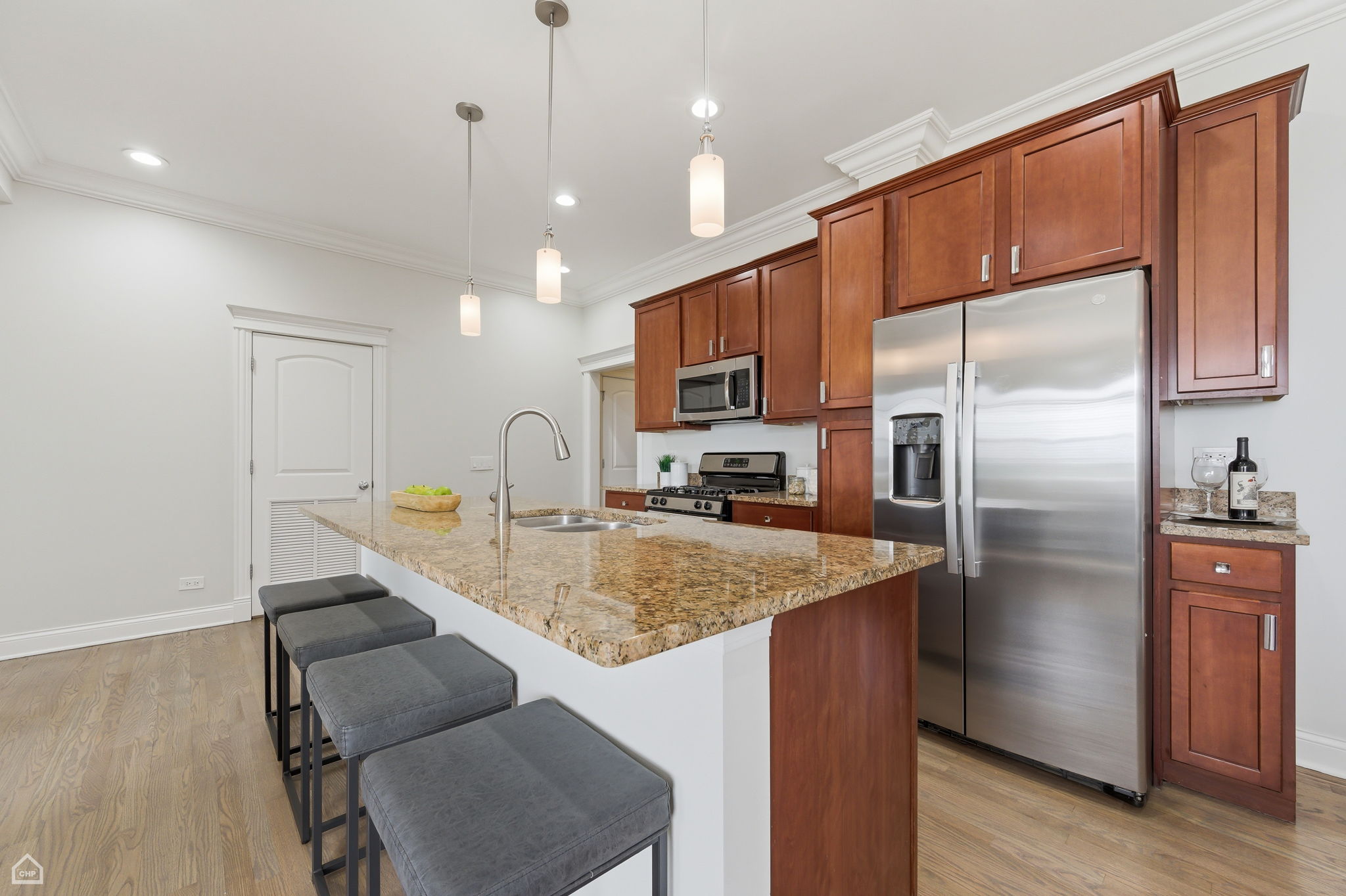 4705 S Champlain Ave 404 - Karen Biazar_004