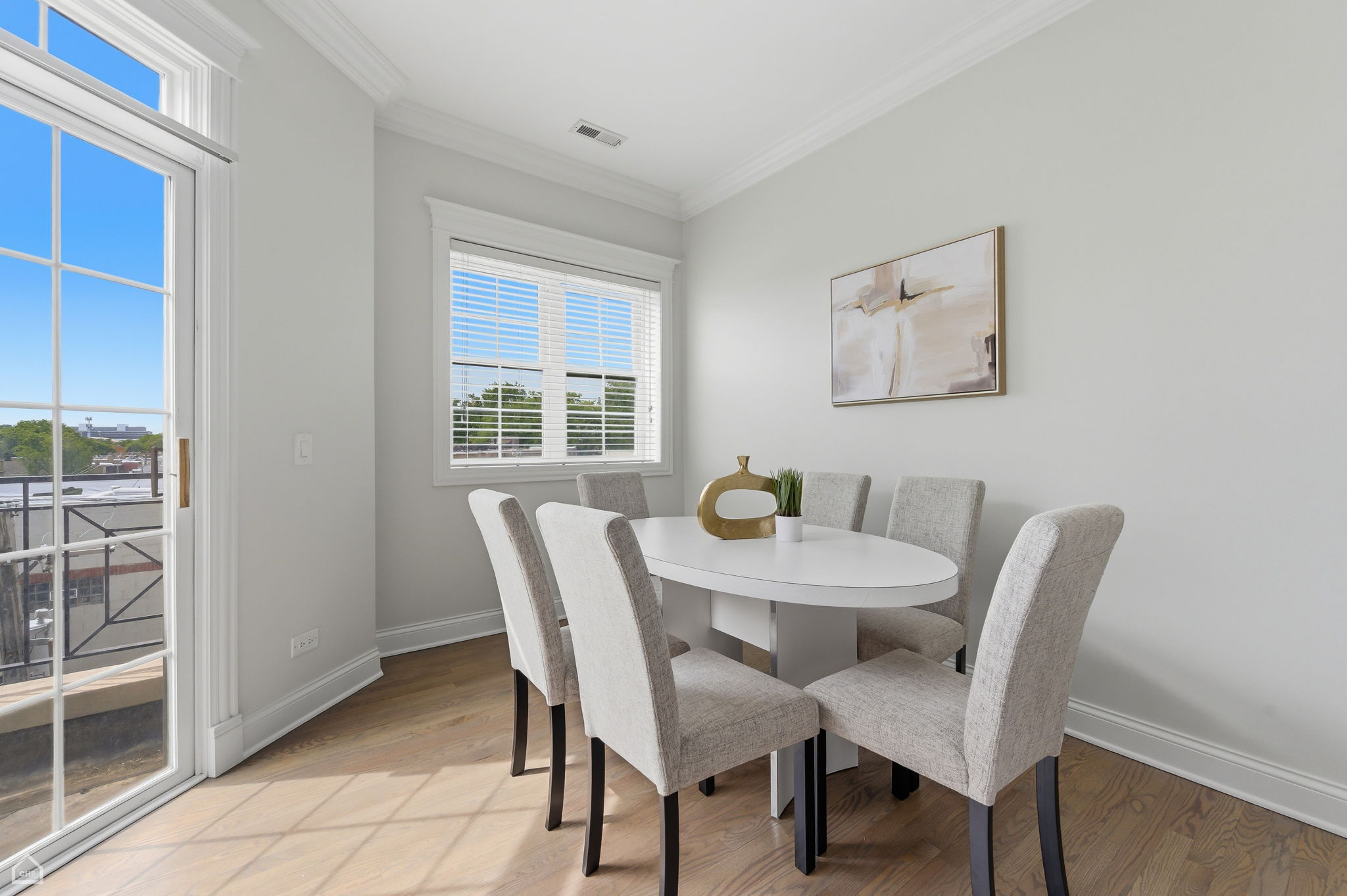 4705 S Champlain Ave 404 - Karen Biazar_011