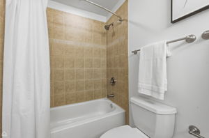 4705 S Champlain Ave 404 - Karen Biazar_021