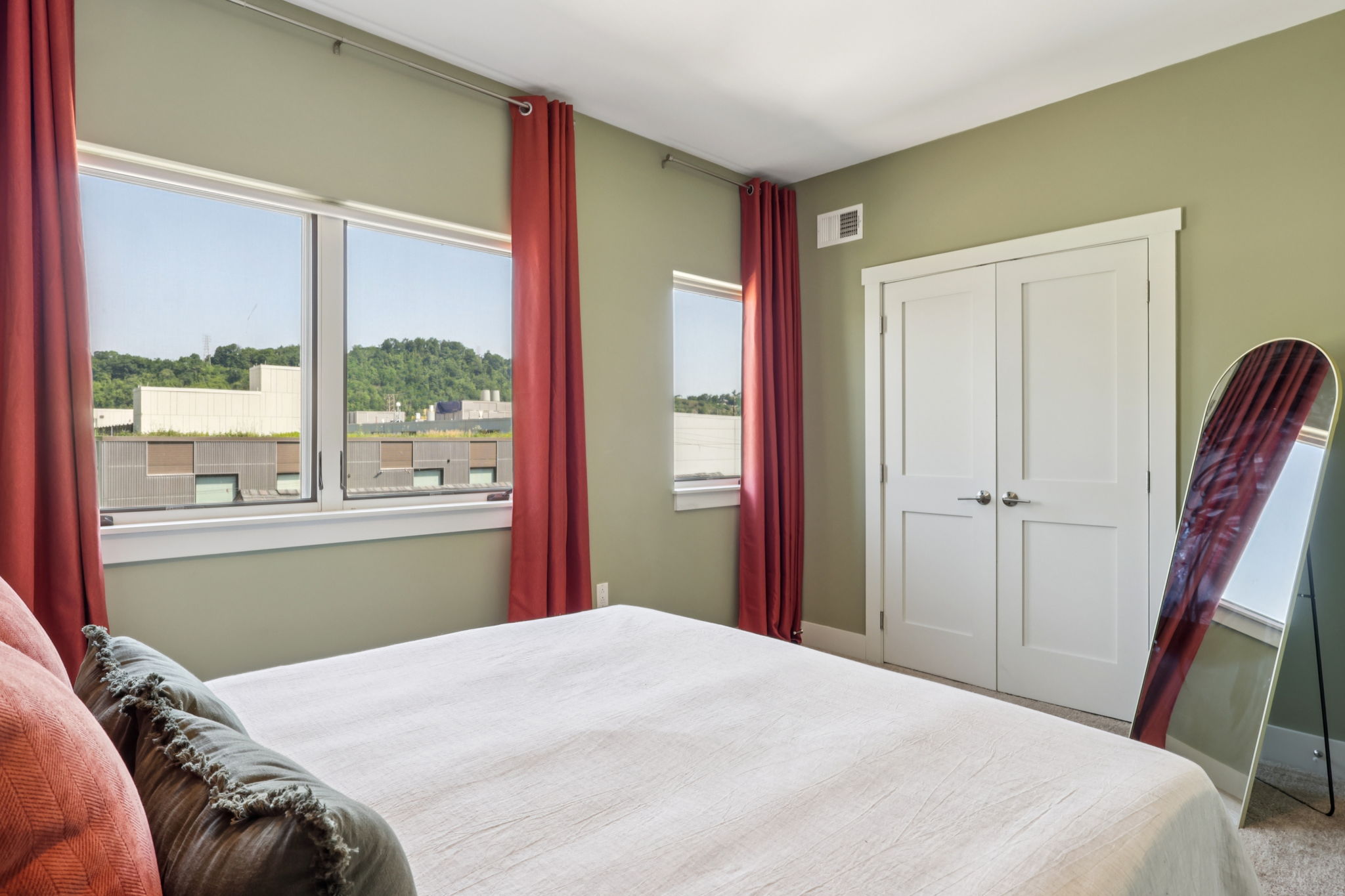 Hatfield St-1206-025