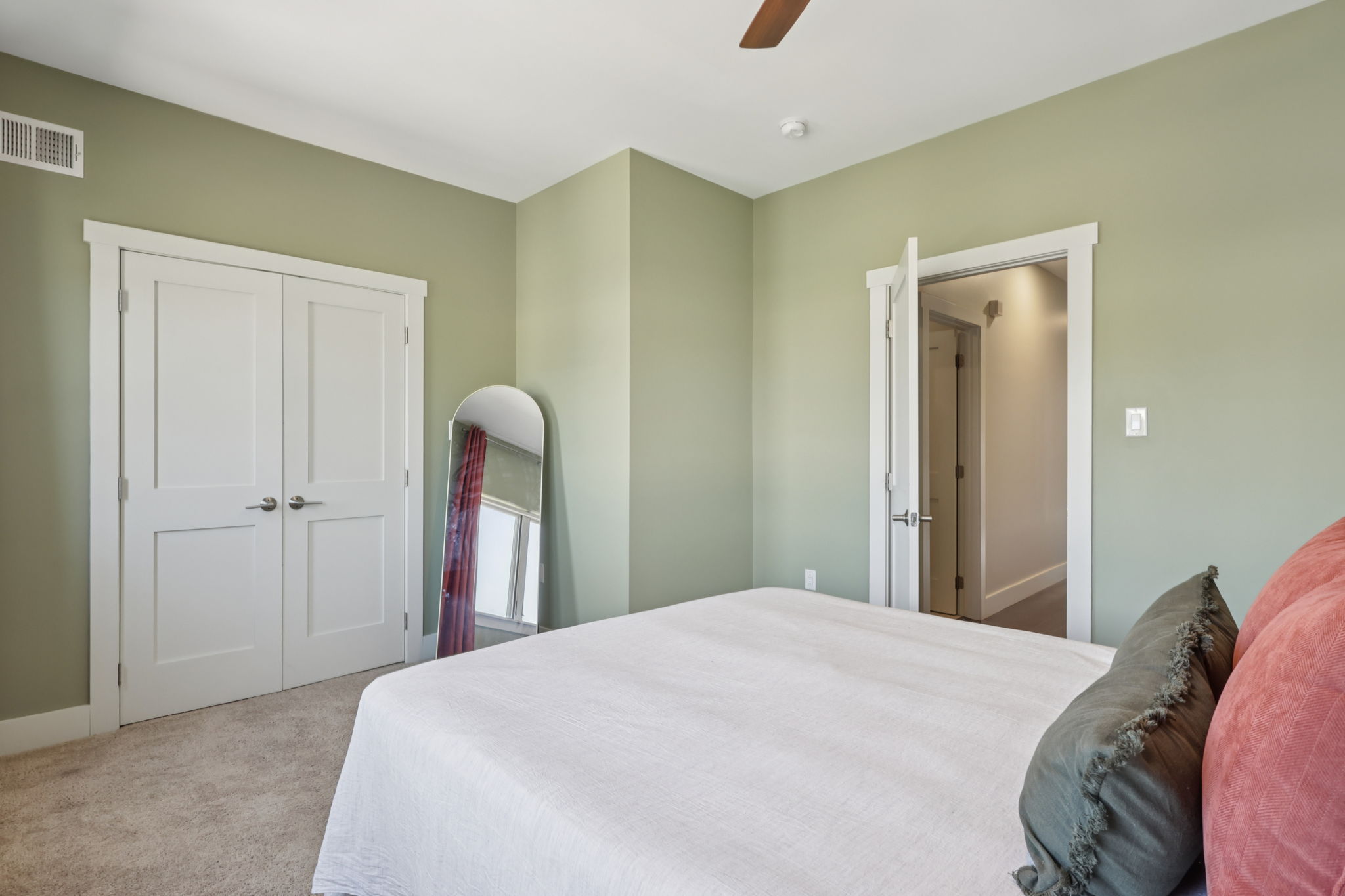 Hatfield St-1206-026