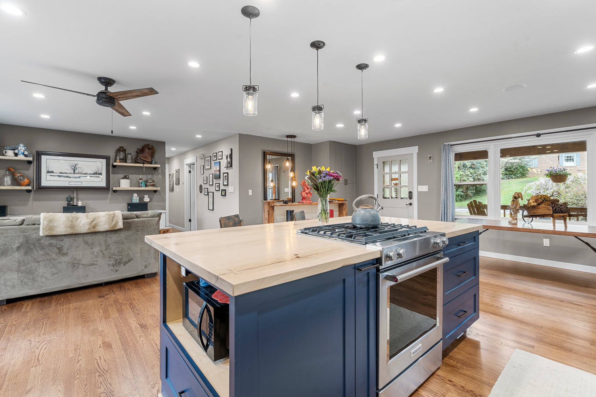 4708 Lakemont Dr, Raleigh, NC 27609, USA Photo 9