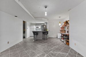  Photo 37