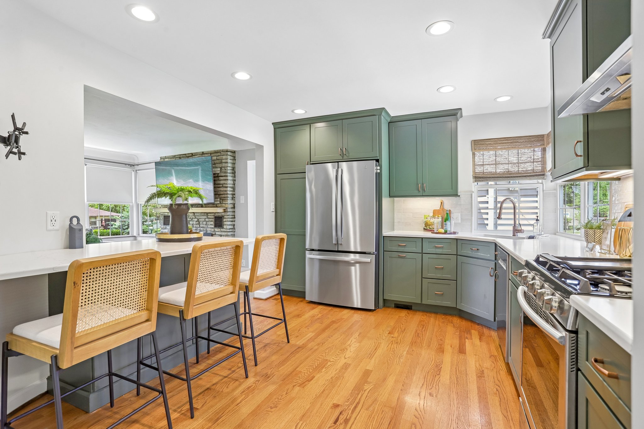 Theiss Rd-S0705-014.jpg