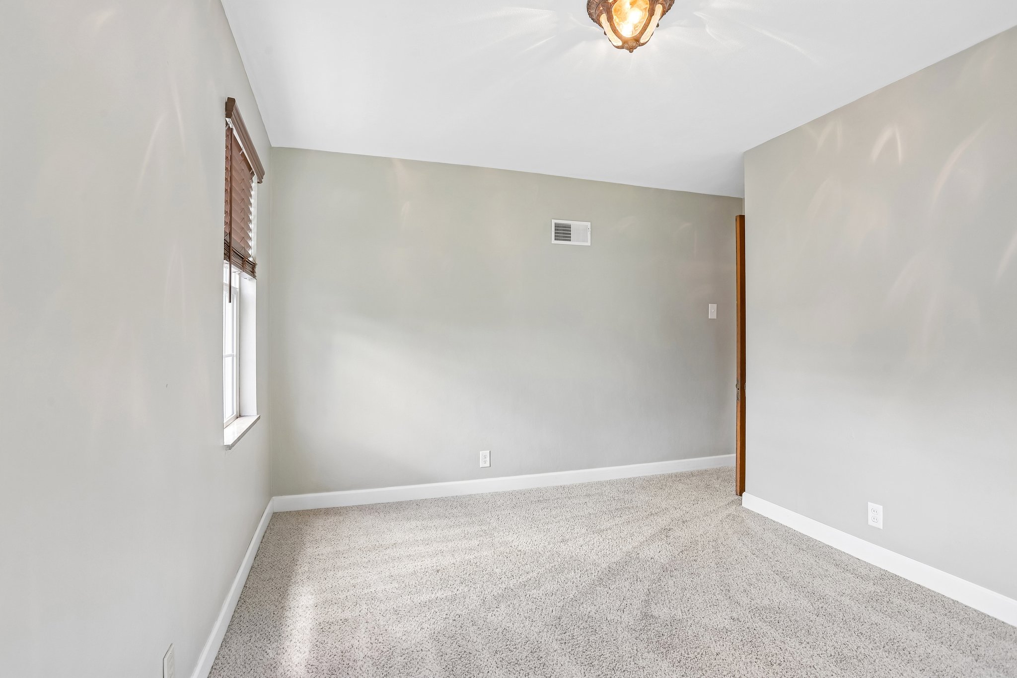 Theiss Rd-S0705-020.jpg