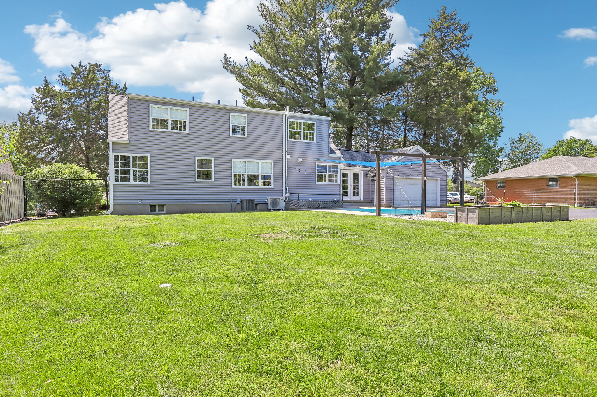 Theiss Rd-S0705-037.jpg