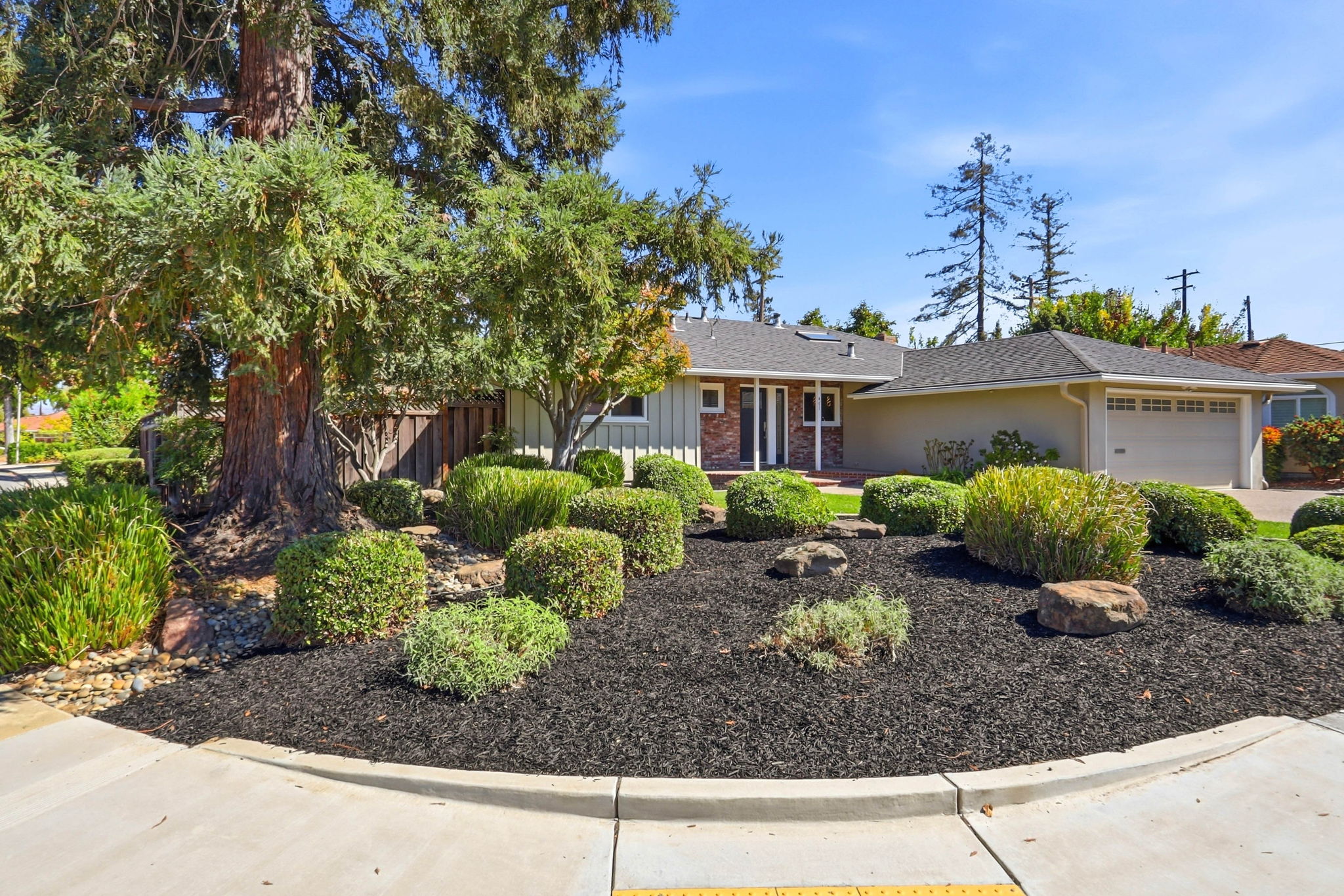 002_F8_471 Lowell Dr