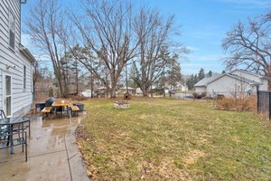 471 Roselawn Ave E, Maplewood, MN 55117, US Photo 38