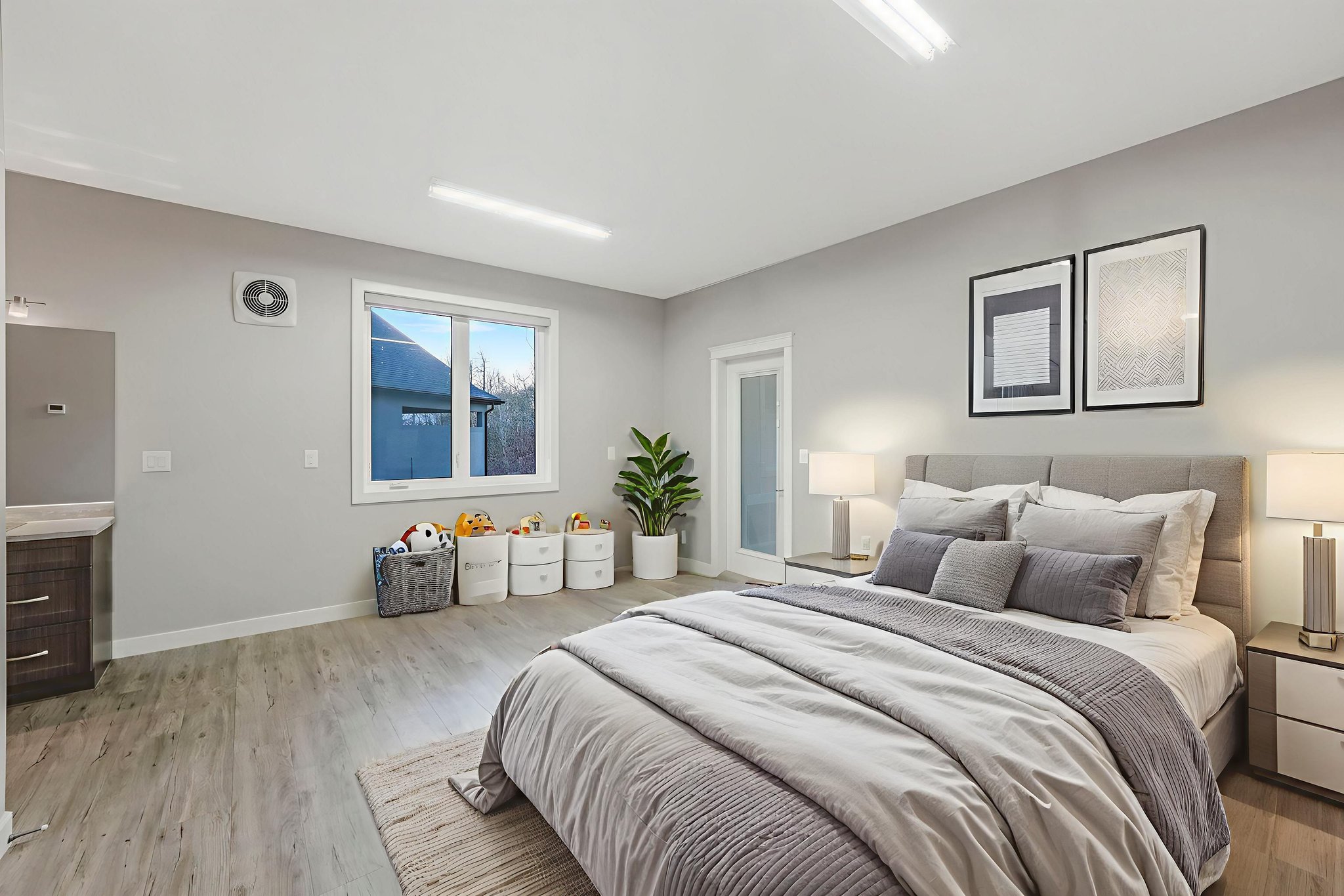 104-print- VX- Interior Image - (69) virtually staged.jpeg