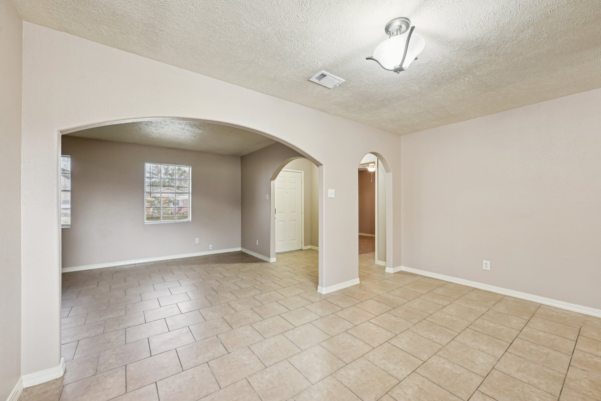 Pine St-L2102-006.jpg