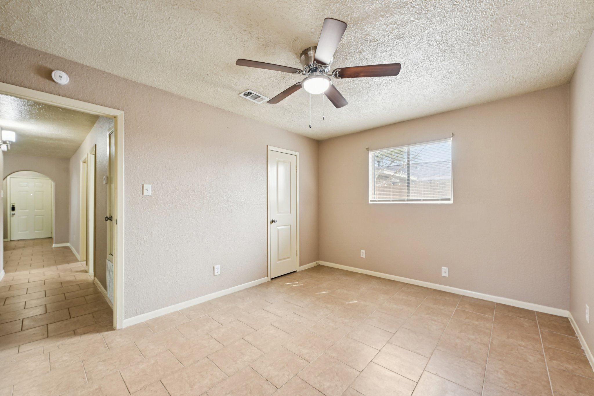 Pine St-L2102-023.jpg