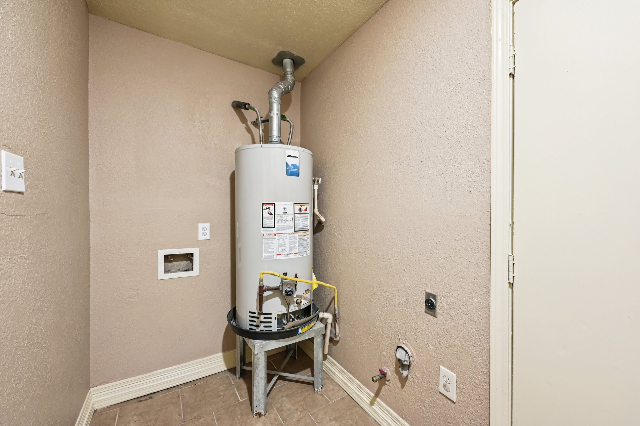 Pine St-L2102-027.jpg