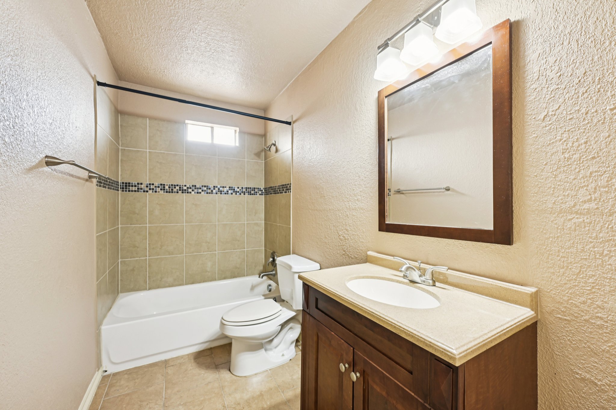 Pine St-L2102-028.jpg