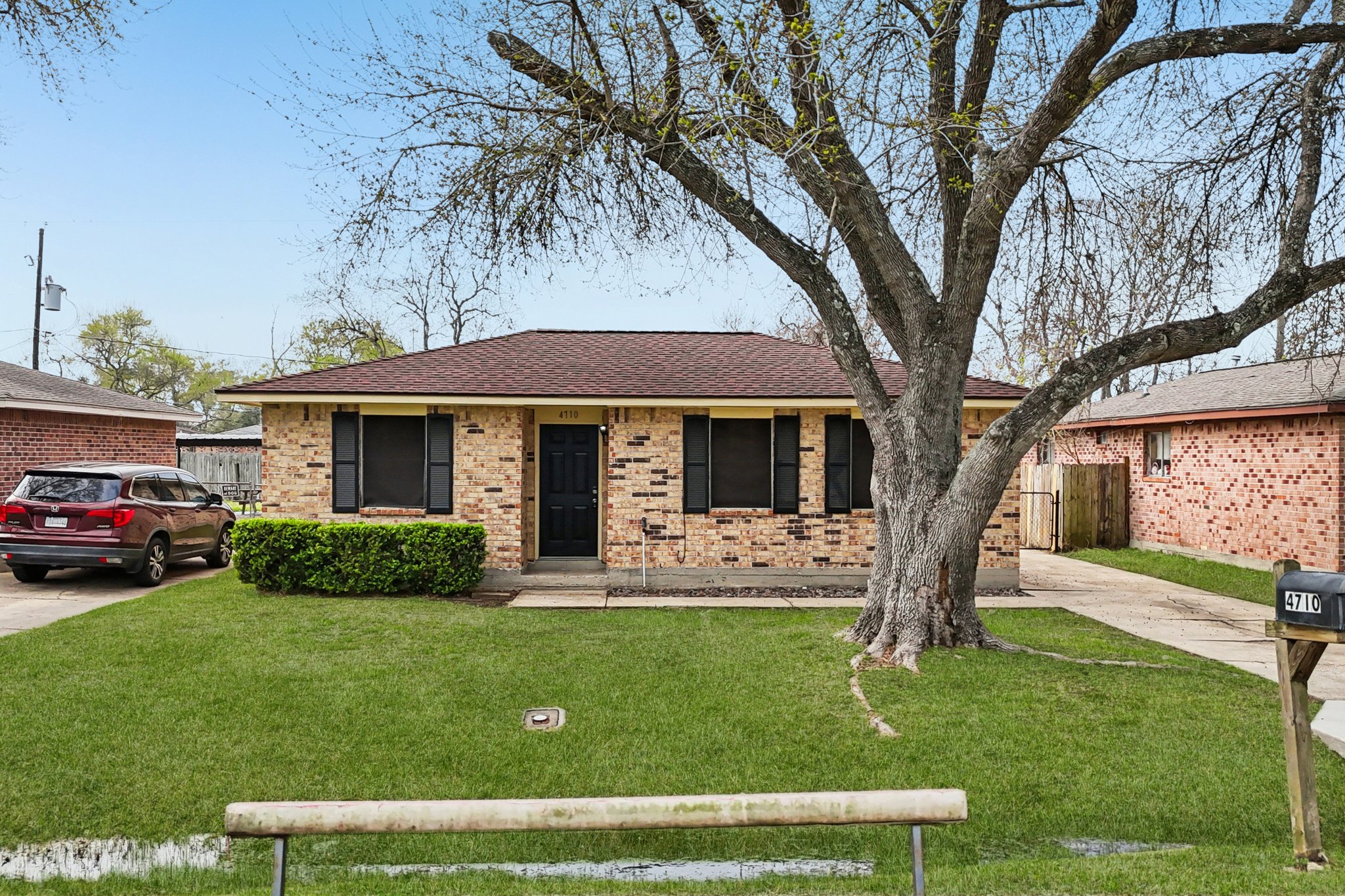 Pine St-L2102-042.jpg