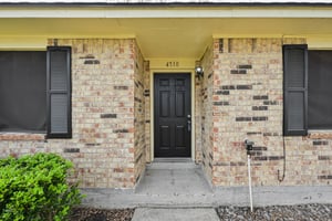 Pine St-L2102-004.jpg