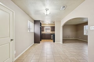 Pine St-L2102-007.jpg