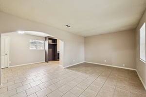 Pine St-L2102-008.jpg