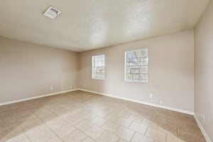 Pine St-L2102-012.jpg