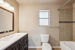 Pine St-L2102-024.jpg