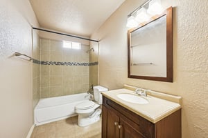 Pine St-L2102-028.jpg