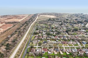 Pine St-L2102-056.jpg