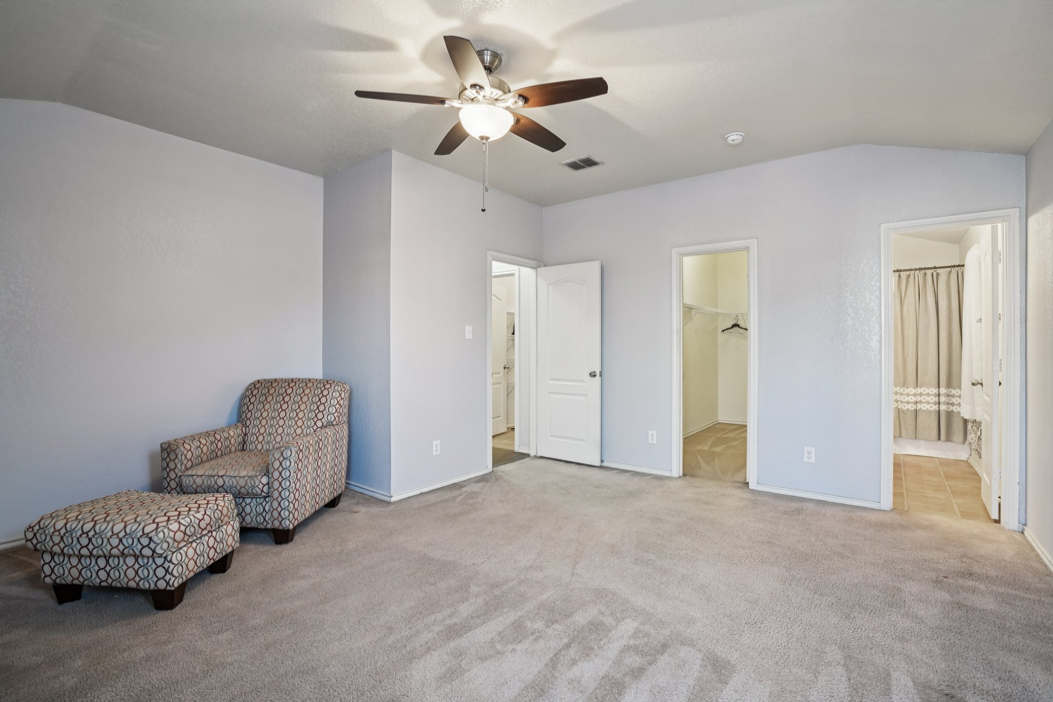 Dapple Dr-S0111-017.jpg