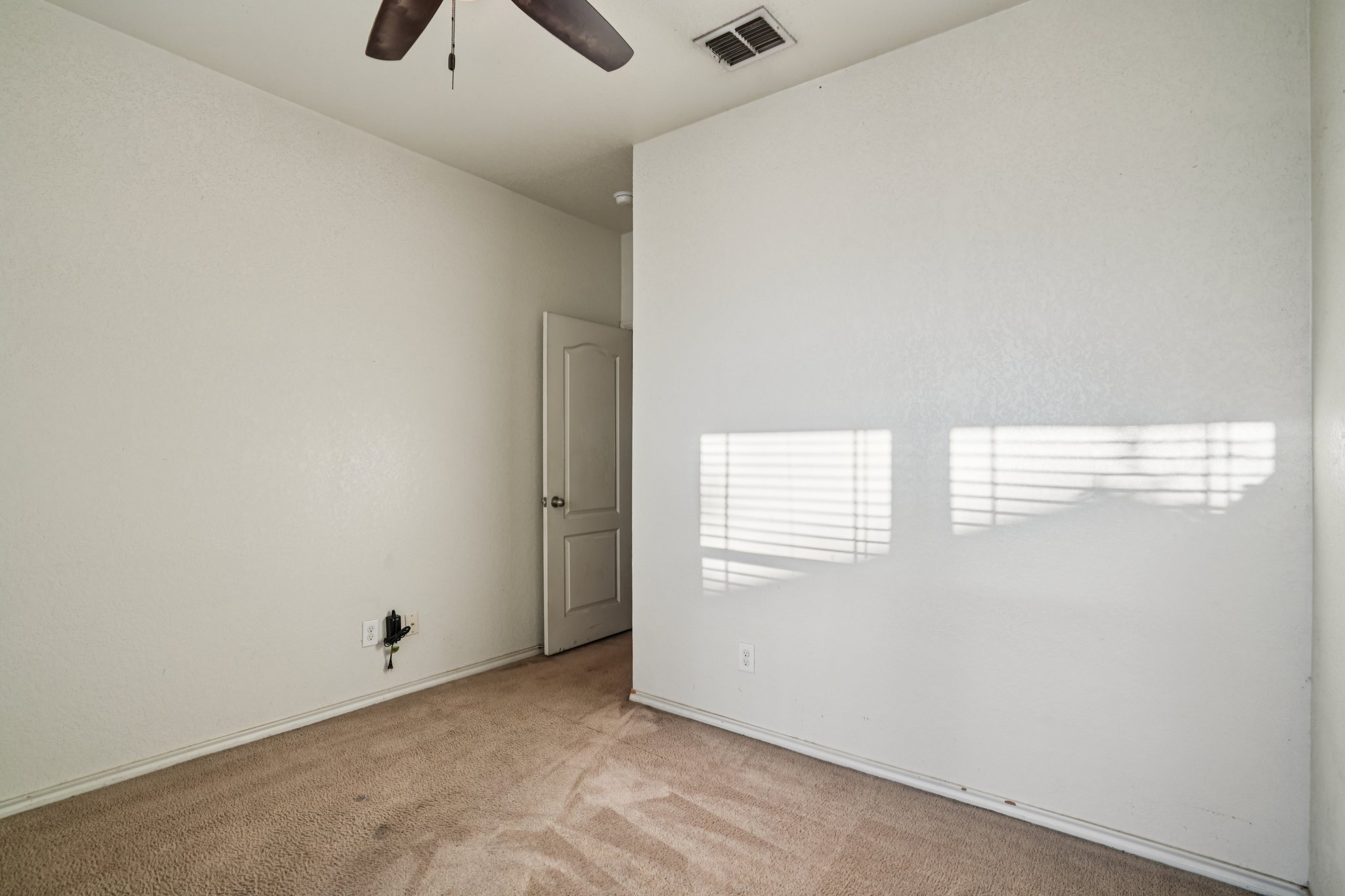 Dapple Dr-S0111-027.jpg