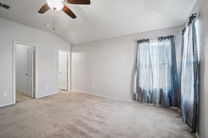 Dapple Dr-S0111-018.jpg