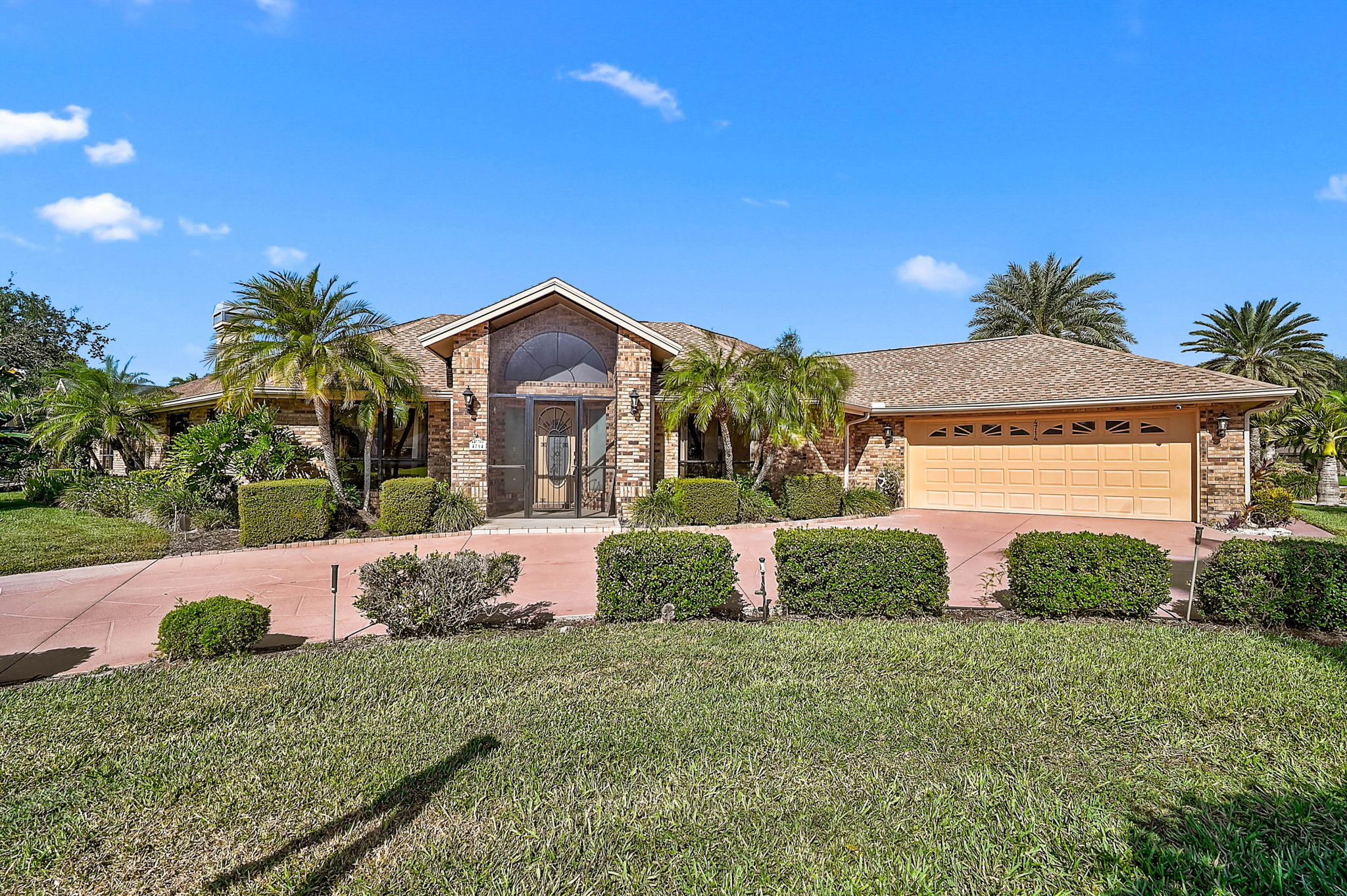 4714 Long Lake Dr-1