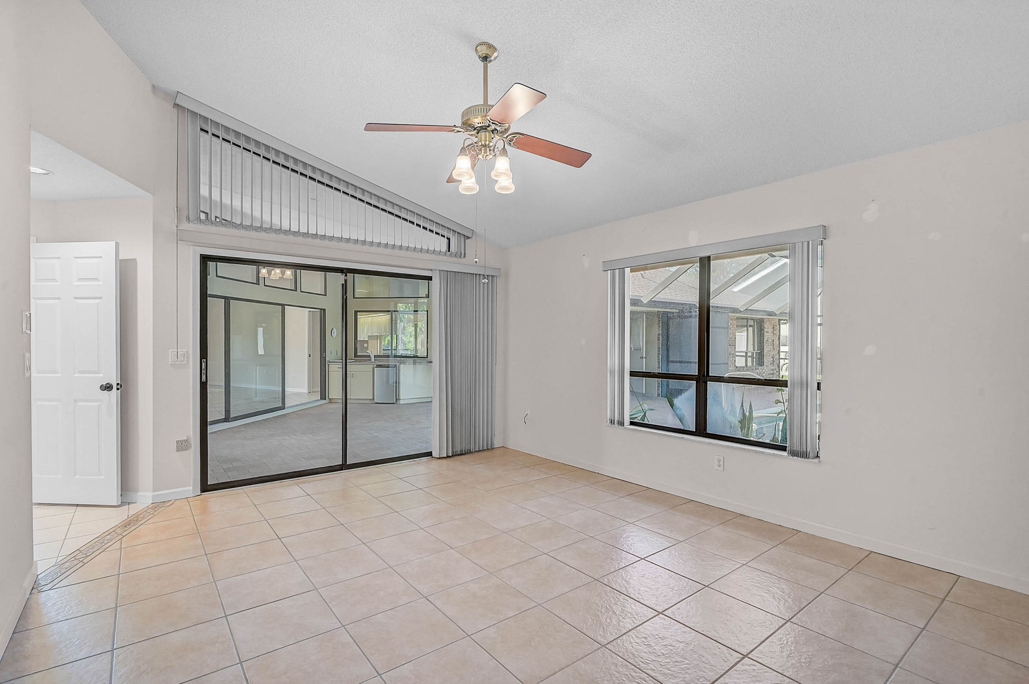 4714 Long Lake Dr-11